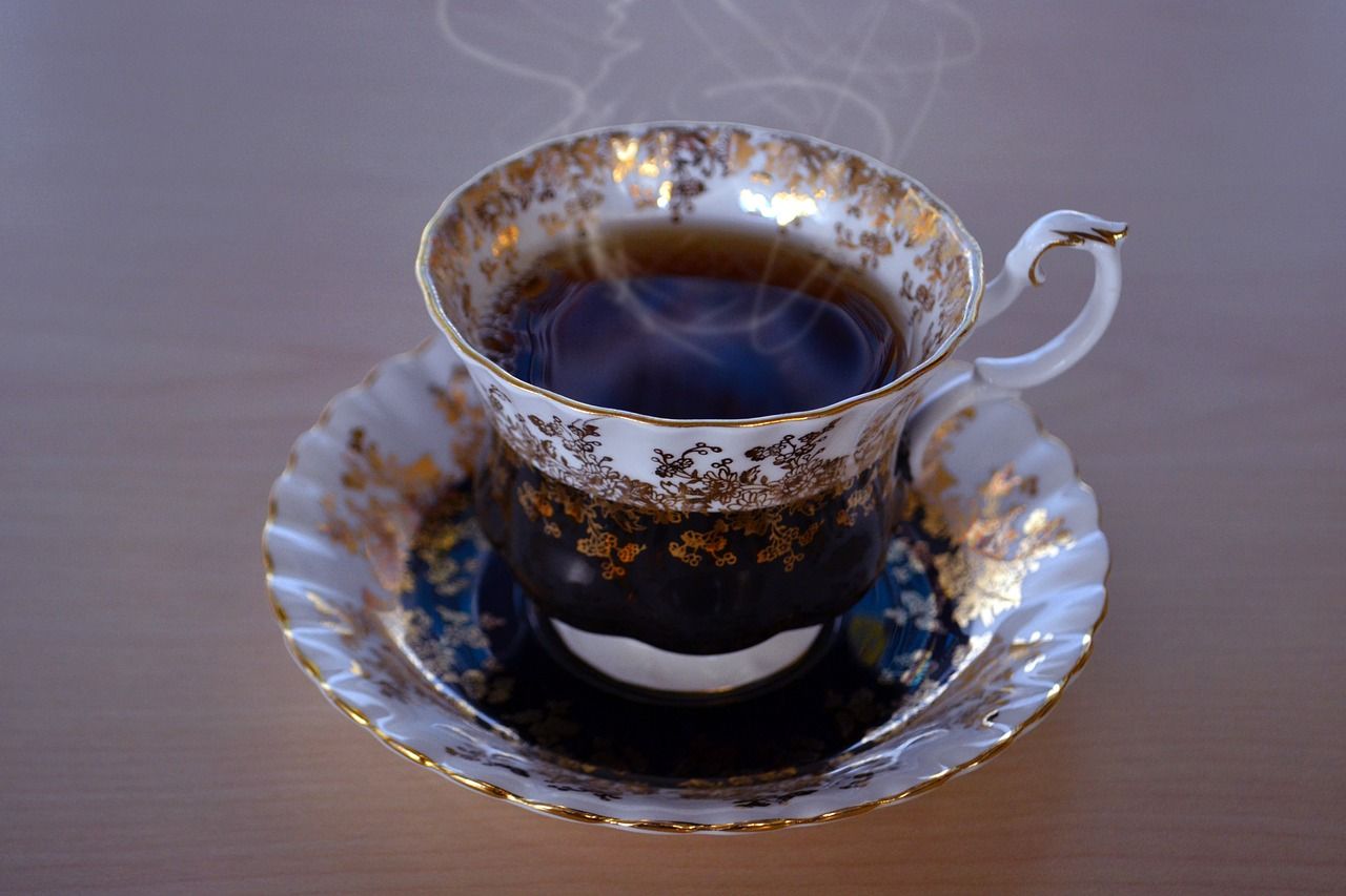 Dlaczego warto pić czarną herbatę?