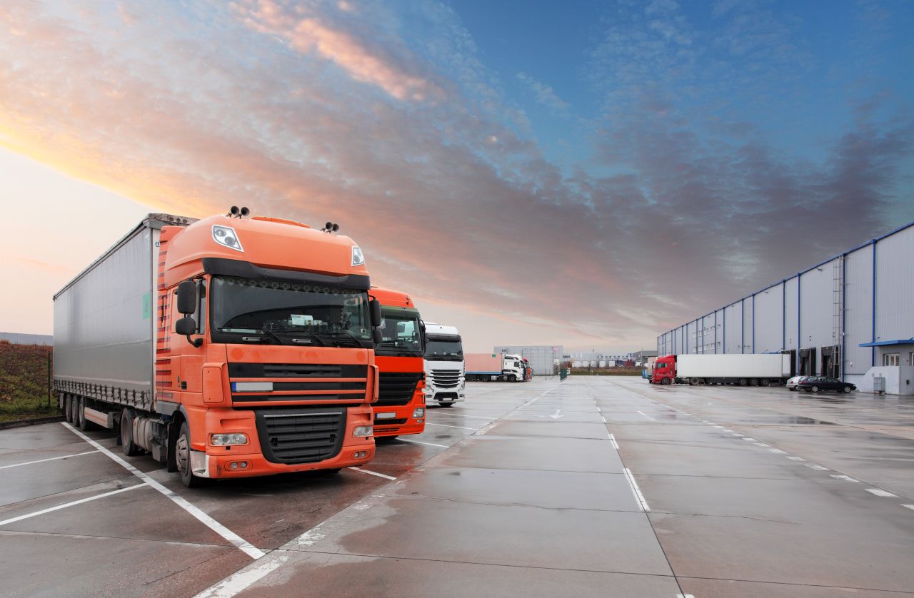 Przewożenie towarów za granicę – kiedy współpraca z firmą transportową będzie niezbędna?