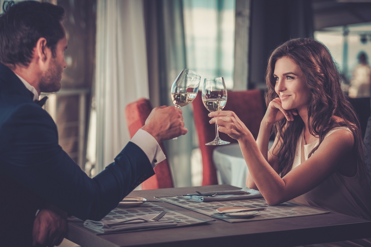 Romantyczna kolacja z ukochaną – jak przygotować stół?